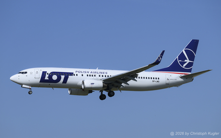 Boeing 737-89P | SP-LWD | LOT Polish Airlines  |  LOT Polish Airlines operates 6 Boeing 737-800 aircraft and 28 Boeing 737 MAX 8. Here, SP-LWD is seen approaching runway 14 in Z&uuml;rich as flight LOT411 from Warsaw. | Z&UUML;RICH (LSZH/ZRH) 18.06.2026