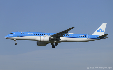 Embraer ERJ-195-E2 | PH-NXI | KLM Cityhopper  |  This Embraer ERJ-195 E2 of KLM Cityhopper is approaching runway 14 in Zurich thus completeing its flight from Amsterdam. | Z&UUML;RICH (LSZH/ZRH) 19.06.2026
