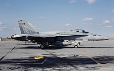 McDonnell Douglas F/A-18A Hornet | 163122 | US Navy | NAS LEMOORE (KNLC/NLC) 06.10.1999