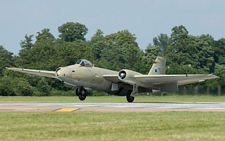 English Electric Canberra PR.9 | XH131 | Royal Air Force | FAIRFORD (EGVA/FFD) 14.07.2005