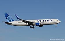 Boeing 767-322ER | N674UA | United Airlines  |  Arriving with 6h delay | Z&UUML;RICH (LSZH/ZRH) 31.12.2021