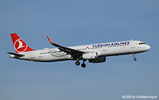 Airbus A321-231 | TC-JSJ | Turkish Airlines  |  This Airbus A321 of Turkish Airlines is captured arriving from Istanbul as flight THY1913. | Z&UUML;RICH (LSZH/ZRH) 13.11.2025