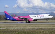 Airbus A321-271nx | HA-LZI | Wizzair  |  This Airbus A321neo of Wizzair is just touching down in Basel after a flying time of 1:37 hours from Sofia. | BASLE (LFSB/BSL) 02.03.2026