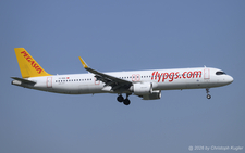 Airbus A321-251nx | TC-RDA | Pegasus Airlines  |  This Airbus A321neo of Pegaus Airlines was delivered as 24th aircraft of this type to the Turkish airline. As of now, the company operates no less than 68 Airbus A321neo, forming the backbone of their operations. | Z&UUML;RICH (LSZH/ZRH) 11.04.2026