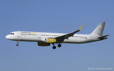 Airbus A321-231 | EC-MGY | Vueling Airlines  |  This Airbus A321 of Vueling is one of a total of 22 aircraft of this type currently in use by this Spanish airline. It is seen here operating the moring connection between Barcelona and Zurich. | Z&UUML;RICH (LSZH/ZRH) 22.04.2026