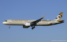 Airbus A321-251nx | A6-LRA | Etihad Airways  |  This Airbus A321neo of Etihad Airways was the first Airbus A321neo with a 3-class-seating delivered to the airline. It is seen here arriving as flight ETD143 from Abu Dhabi. | Z&UUML;RICH (LSZH/ZRH) 23.04.2026