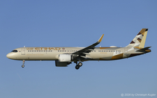 Airbus A321-251nx | A6-LRG | Etihad Airways  |  This Airbus A321neo of Etihad Airways had to have its side-rudder replaced. The new one was not yet painted in the company's colours. | Z&UUML;RICH (LSZH/ZRH) 24.04.2026