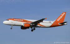 Airbus A320-214 | OE-ICN | easyJet Europe Airline  |  This Airbus A320 of easyJet Europe Airline is see here approaching runway 14 in Zurich as flight EJU4227 from Naples. | Z&UUML;RICH (LSZH/ZRH) 27.04.2026