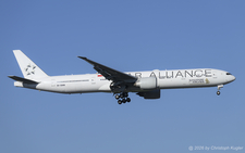 Boeing 777-312ER | 9V-SWM | Singapore Airlines  |  Sinagpore Airlines has three Boeing 777-300 aircraft promoting the Star Alliance. This aircraft was only repainted in the current scheme in APR2019, rougly 7 years after the previous one have been repainted. | Z&UUML;RICH (LSZH/ZRH) 01.05.2026