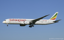 Boeing 787-9 | ET-AYD | Ethiopian Airlines  |  Ethiopian Airlines temporary replaced the Airbus A350-900 on their daily flight to Milan and Z&uuml;rich with Boeing 787. Most of the flights are done using the shorter Boeing 787-8, but occasionaly, the longer Boeing 787-9 is being used. | Z&UUML;RICH (LSZH/ZRH) 22.05.2026