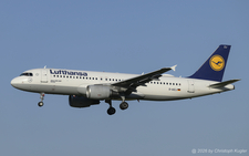 Airbus A320-214 | D-AIZJ | Lufthansa  |  There are only few Airbus A320 of Lufthansa still being painted in the old colourscheme.  | Z&UUML;RICH (LSZH/ZRH) 28.05.2026
