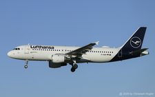 Airbus A320-211 | D-AIQW | Lufthansa  |  This Airbus A320 is seen here approaching runway 14 in Z&uuml;rich on its flight DLH1182 from Frankfurt. | Z&UUML;RICH (LSZH/ZRH) 29.05.2026