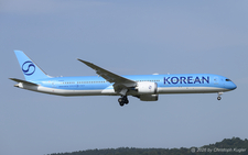 Boeing 787-10 | HL8570 | Korean Air  |  This Boeing 787-10 of Korean Air is about to land on runway 14 in Zurich, thus completing its flight KE917 from Seoul-Incheon. | Z&UUML;RICH (LSZH/ZRH) 04.08.2026