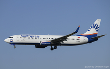 Boeing 737-8AS | TC-SPD | SunExpress  |  This Boeing 737-800 of SunExpress is seen here approaching runway 14 in Zürich as flight XQ124. Later that day, it returned again to Zurich, this time as flight XQ120, also from Antalya. | Z&UUML;RICH (LSZH/ZRH) 14.08.2026